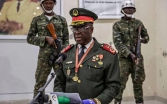 الصورة: الجنرال هورتا يؤدي اليمين رئيساً انتقالياً لغينيا بيساو