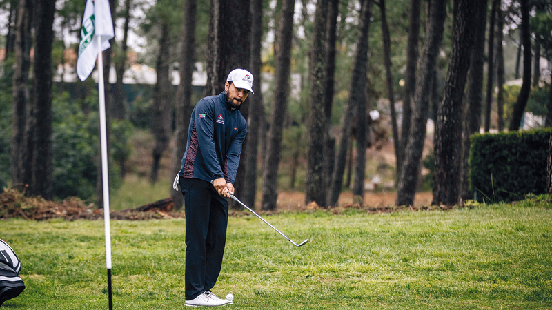 سكيك يسجّل 4 ضربات فوق المعدل في «غولف البرتغال»