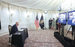 الصورة: ترامب يهدد بعمليات برية ضد «مهربي المخدرات الفنزويليين»