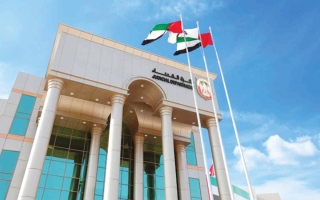 الصورة: رجل يخسر 268.3 ألف درهم في عملية «تداول وهمي»