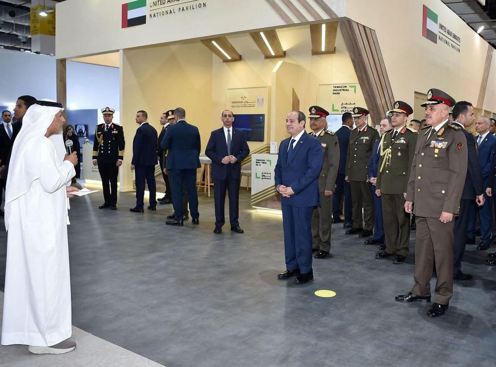 جناح الإمارات يستقبل كبار المسؤولين في معرض الدفاع المصري