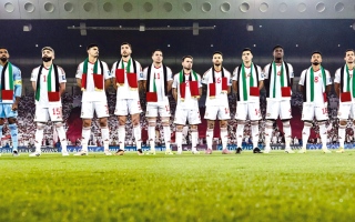 الصورة: «الأبيض» يدشّن كأس العرب من بوابة «النشامى»