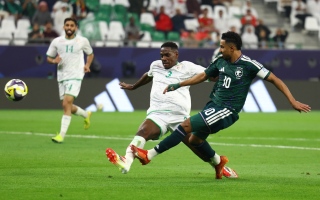 الصورة: سالم الدوسري يقود السعودية لفوز مثير على عُمان في كأس العرب