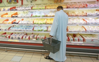 الصورة: مستهلكون: أسعار سلع في «تعاونيات » أعلى من مثيلتها في منافذ بيع تجارية