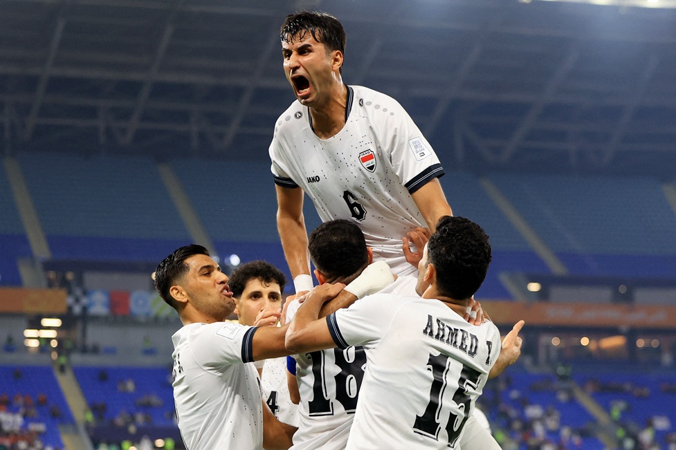 العراق يتصدر المجموعة الرابعة بفوز ثمين على البحرين