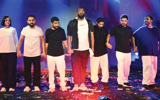 الصورة: «العارف لا يَعرِف».. ينفض غبار أقنعة «التواصل الاجتماعي»