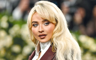 الصورة: سابرينا كاربنتر لـ «البيت الأبيض»: دعوا أغنياتي وشأنها