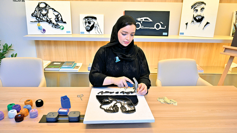 شما آل علي حولت موهبتها إلى اتجاه فني فريد ومبتكر. تصوير: يوسف الهرمودي