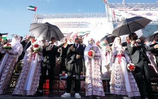 الصورة: «الفارس الشهم 3» تنظّم زفاف 54 عريساً في غزة