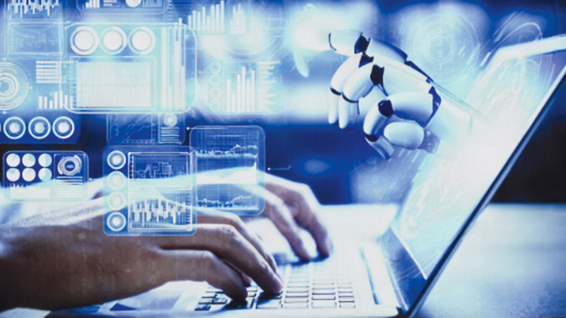 سرعة اكتساب الأبناء للتقنيات الرقمية يصنع فجوة واضحة بينهم وبين الآباء. أرشيفية