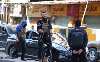 الصورة: تفاصيل الجريمة المروعة في حمص: قتل خاله وزوجته وكتب بدمائهما "شعارات طائفية"