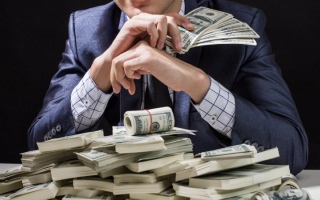 الصورة: ذهب للبحث عن جدّته في السوق فربح مليون دولار