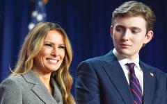 الصورة: سيناتور جمهوري يُوجّه انتقادات غير مقصودة لميلانيا وبارون ترامب