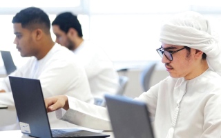 الصورة: مدارس حكومية تُقيّم المناهج الدراسية بمشاركة ذوي الطلبة