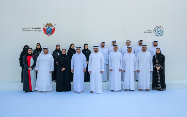 الصورة: حمدان بن محمد يلتقي قيادات الصف الثاني بدائرة المالية في حكومة دبي