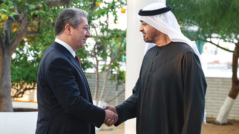 رئيس الدولة خلال استقباله مسرور بارزاني. وام