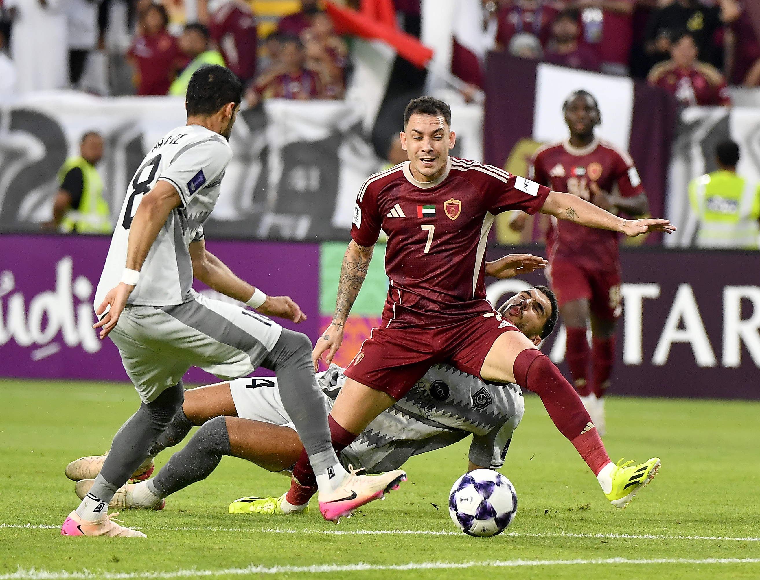 كايو يرد على سالم جوهر: تهاجمني في التلفزيون.. وتطلب التقاط صورة معي