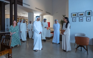 الصورة: حمدان بن محمد يزور "السركال أفنيو" ويشيد بدوره ملتقى للمواهب ومختبرا للأفكار الجديدة