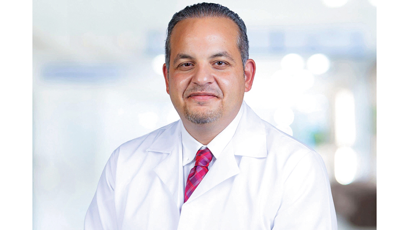 الدكتور إبراهيم علام: سن الـ 12 عاماً مفصلية في نمو الدماغ، إذ تكون مناطق التنظيم العاطفي غير مكتملة قبل بلوغها.