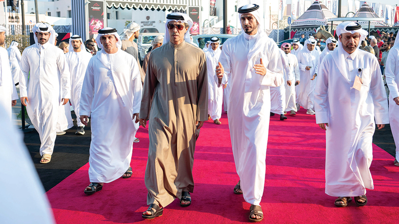 منصور بن زايد خلال حضوره بطولة العالم للخيل العربية في الدوحة. وام