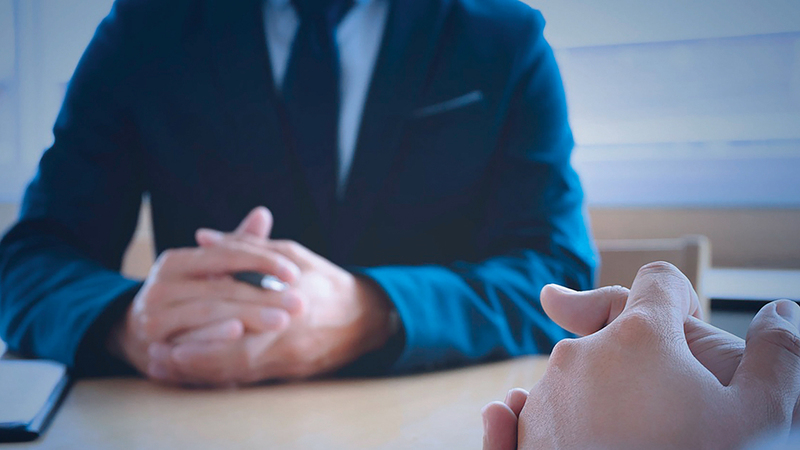 الجانب الأخطر في عمليات التوظيف الوهمي قدرتها على محاكاة مؤسسات حقيقية. أرشيفية