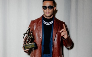 الصورة: محمد رمضان يحصل على جائزة الفن والثقافة من فرنسا