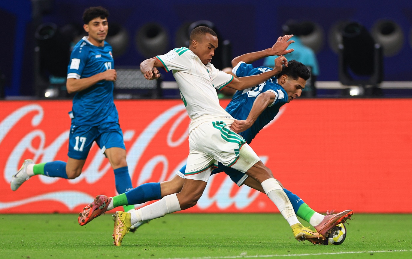 الجزائر يرافق العراق إلى ربع النهائي… والبحرين والسودان يودعان كأس العرب