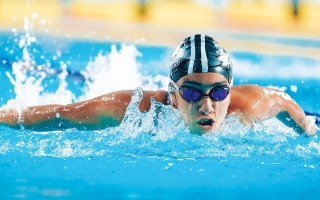 الصورة: &laquo;لجنة المواهب&raquo; تعتمد بطولة أبوظبي الدولية للسباحة محطة لاكتشاف الأبطال