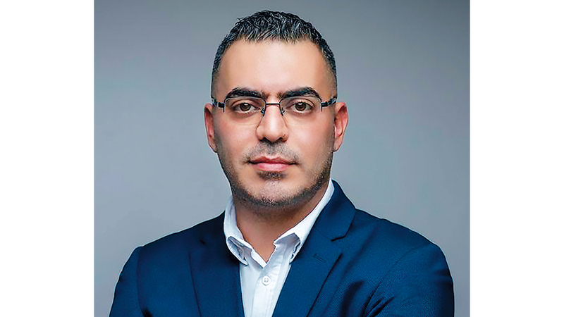 فادي الحدادين: بعض التطبيقات تعتمد تصميمات جاذبة ومضلّلة تدفع الطلبة للاستخدام المفرط.