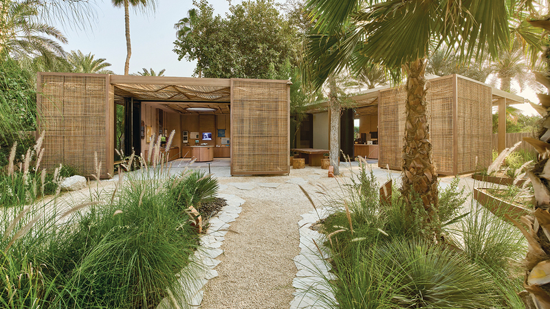 «القرية» توفر لزوارها تجربة معرفية شاملة. وام