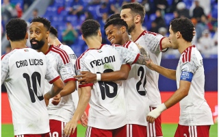 الصورة: &laquo;الأبيض&raquo; يُواجه الجزائر وعينه على نصف نهائي كأس العرب