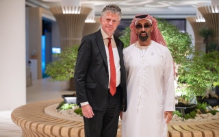 الصورة: طحنون بن زايد يبحث العلاقات وآفاق التعاون مع مستشار الأمن القومي البريطاني