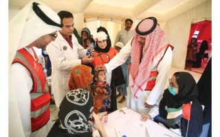 الصورة: قوافل «زايد الخير» تعالج قلوب الأطفال والمسنين في السند