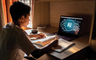 الصورة: %77 من الطلبة يحلون «الواجب » بالذكاء الاصطناعي.. وقبول متزايد من أولياء الأمور