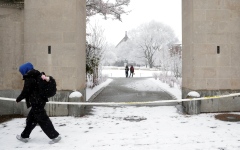 الصورة: الشرطة الأميركية تحتجز شخصاً في حادث إطلاق النار بجامعة براون