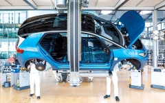 الصورة: &laquo;فورد&raquo; تُحذّر من تحول شركات صناعة السيارات الكهربائية في أوروبا إلى &laquo;قرى مهجورة&raquo;