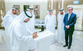 الصورة: مكتوم بن محمد: دبي تبني أسواقاً مالية متقدمة لترسيخ مكانتها كمركز عالمي للذهب والمعادن الثمينة