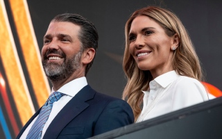 الصورة: دونالد ترامب الابن يعلن خطوبته