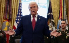 الصورة: ترامب يطالب (بي بي سي) بتعويض قدره 10 مليارات دولار في دعوى تشهير