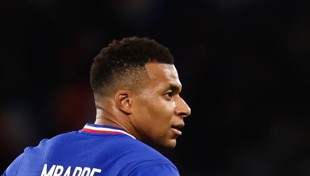 الحكم على سان جرمان بدفع 59.6 مليون يورو لمبابي كمكافآت ورواتب غير مدفوعة