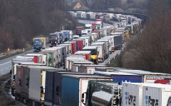 الصورة: تحذيرات من عدم قدرة قطاع النقل بالشاحنات في أوروبا على الوفاء بالتزاماته المناخية