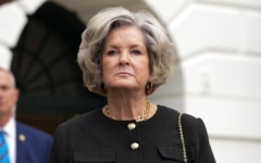 الصورة: كبيرة موظفي البيت الأبيض تكشف عن توتر وتخبط داخل إدارة ترامب