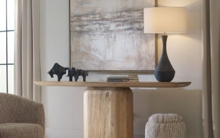 الصورة: "انتيريرز الإمارات" تكشف عن مجموعة "أترموست" الجديدة لموسم الأعياد