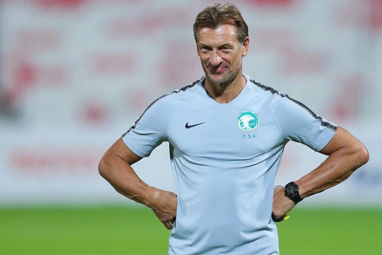 اتحاد الكرة السعودي ينفي إقالة رينارد من تدريب المنتخب