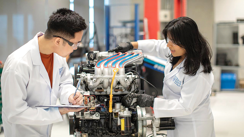 المرحلة المقبلة تتطلب تدريب الطلبة على المهارات والتخصصات المطلوبة في سوق العمل. من المصدر