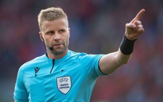 الصورة: حكم مباراة الأردن والمغرب في نهائي كأس العرب