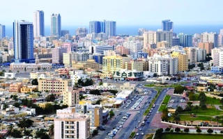 الصورة: حكومة عجمان تقرر العمل عن بُعد غداً بسبب الأحوال الجوية