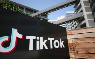 الصورة: تيك توك توقّع اتفاقاً لبيع فرعها الأميركي