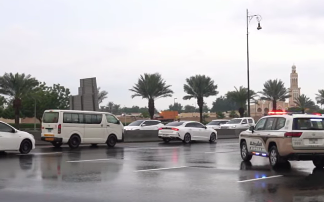 الصورة: شرطة الشارقة تعلن احتواء تداعيات المنخفض الجوي دون تسجيل حوادث بليغة