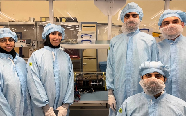 الصورة: بدء مرحلة الاختبارات النهائية للقمر الصناعي "الشارقة سات-2"